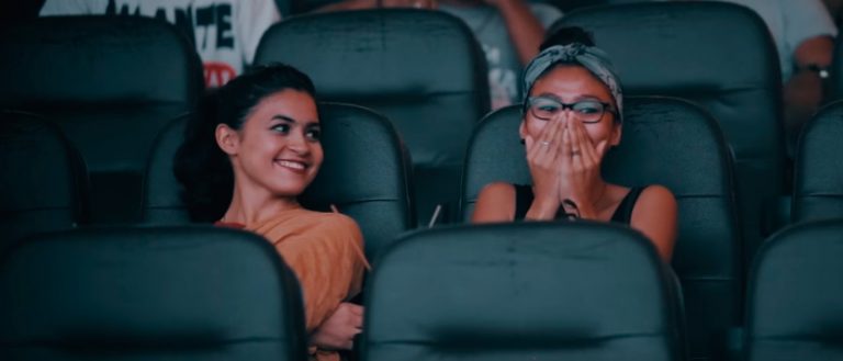 Português cria trailer para fazer pedido de casamento, e surpreende a namorada e a plateia no cinema