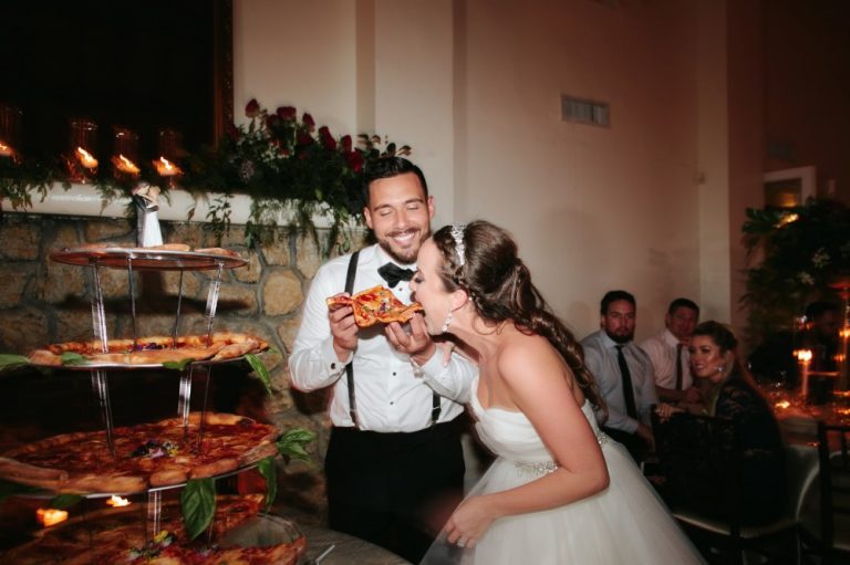 São apaixonados por pizza, e casaram-se com um &#8220;bolo&#8221; bem especial