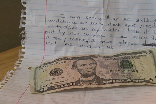 Menino deixou bilhete e dinheiro, porque a irmã roubou objecto que lembrava a falecida mãe