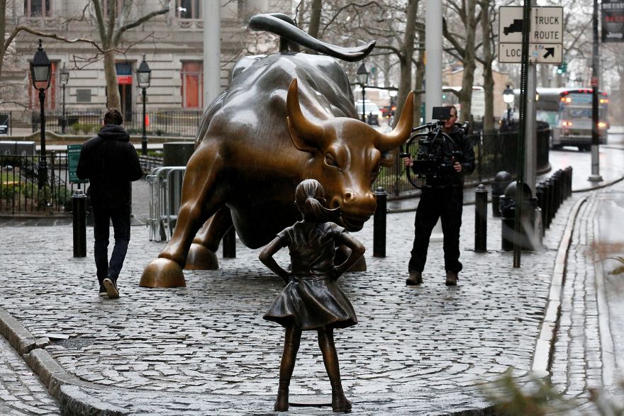 Dia da Mulher: estátua de «menina sem medo» inaugurada em Nova Iorque