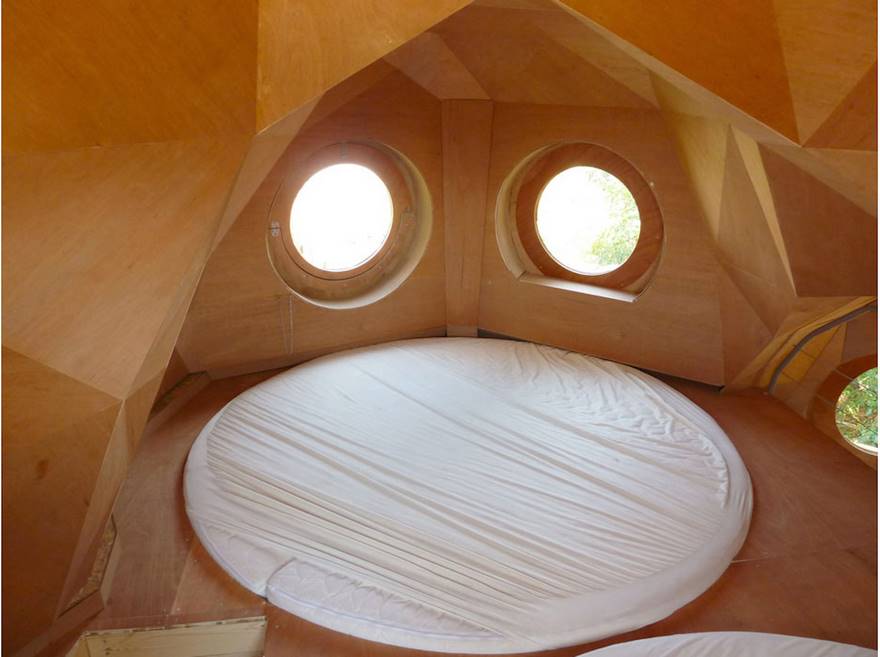 Podes dormir de borla nestas cabanas em forma de coruja. Confere as fotografias