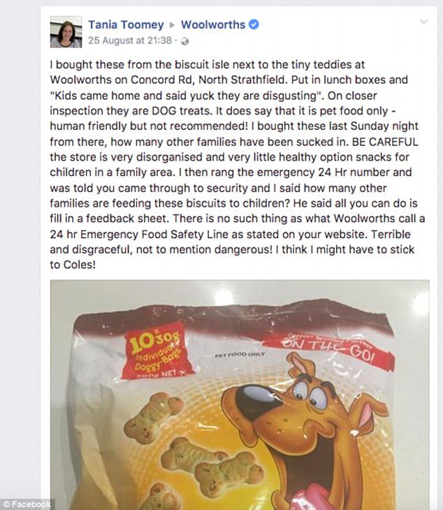 Mãe dá comida de cão aos filhos depois de confusão do supermercado