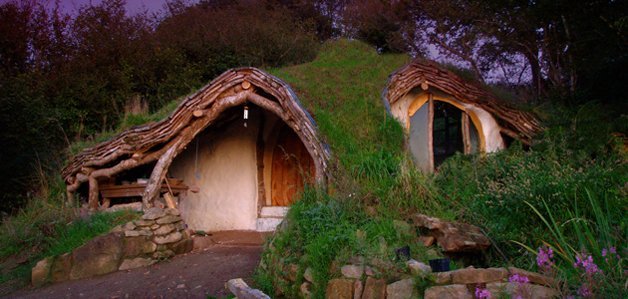 Construiu casa ao estilo &#8220;Hobbit&#8221; com apenas 4.200€, e o interior é magnífico