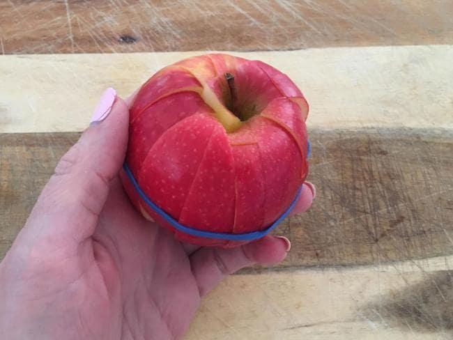 Mãe revela truque simples para evitar que a maçã oxide e escureça
