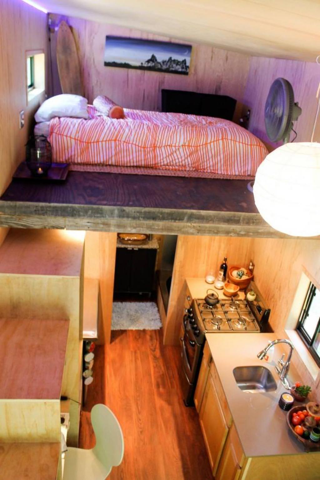 Estudante constrói casa-móvel com 14m2, e o interior é arrebatador