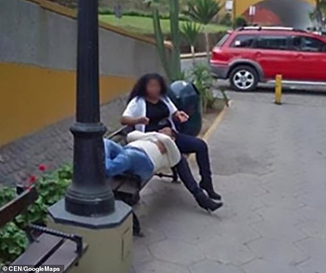 Homem pede divórcio depois de ver foto da mulher com outro homem no Google Maps