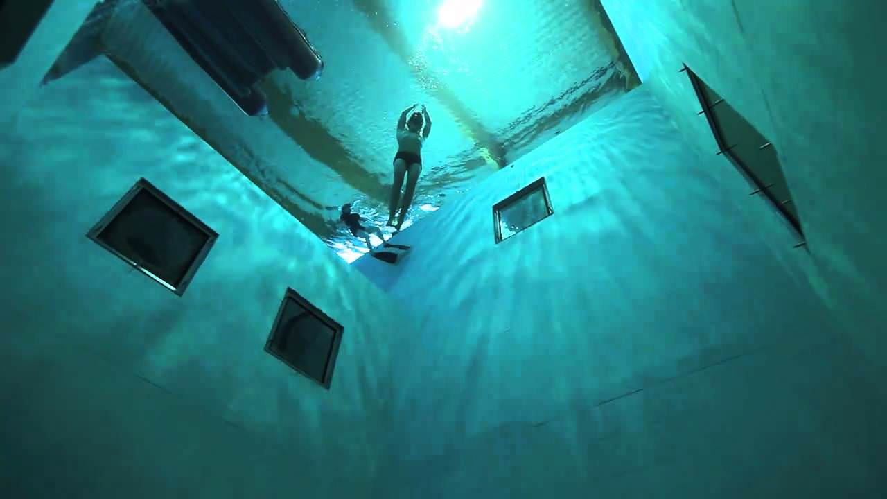 Mergulhar na piscina mais funda do mundo.