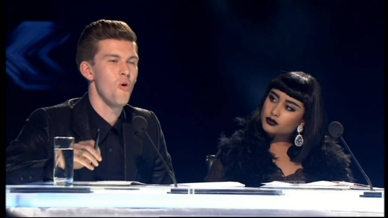 Júri do X-Factor expulso depois de humilhar e ofender concorrente.