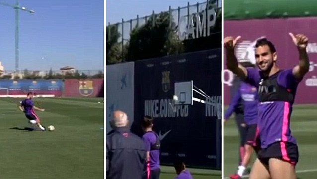 Futebolista do Barça faz cesto de basket épico.