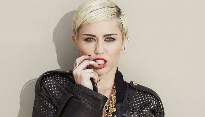 Miley Cyrus assume bissexualidade.