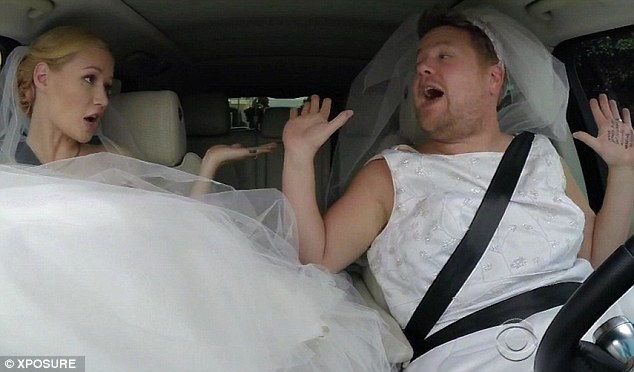 Iggy Azalea veste-se de noiva e faz karaoke no carro com James Corden.