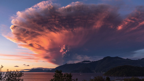 A erupção do vulcão Cabulco num time-lapse filmado em 4K