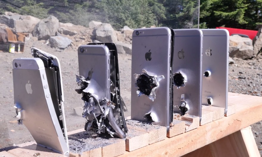 Quantos iPhones são precisos para parar uma bala de uma AK-47