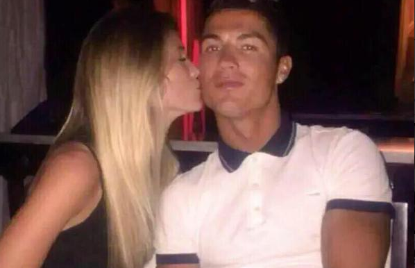 Jantou com Cristiano Ronaldo porque ele tinha o seu telefone.