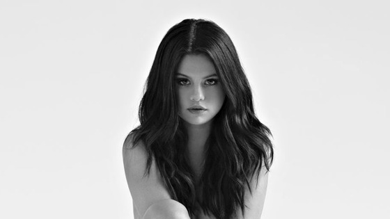 Selena Gomez nua na capa do novo álbum.