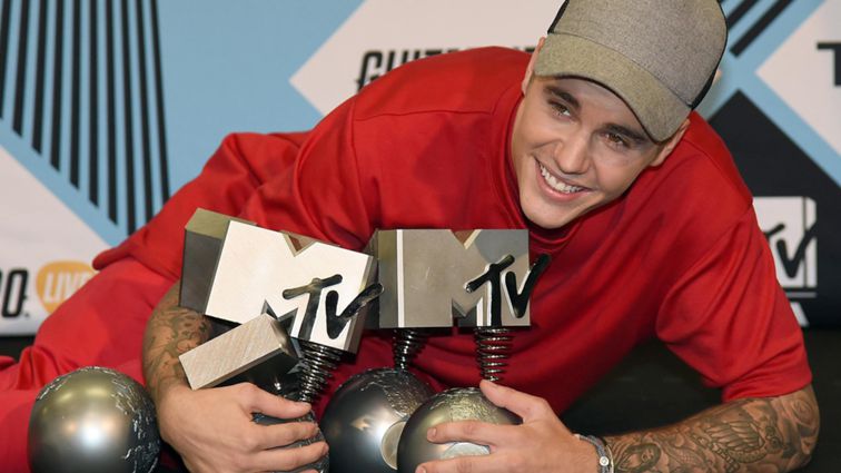 Justin Bieber dominou prémios MTV Europe