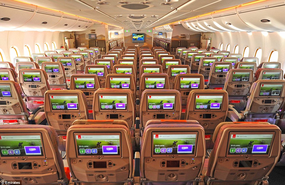 O Airbus A-380 da Emirates com capacidade para 615 passageiros visto por dentro