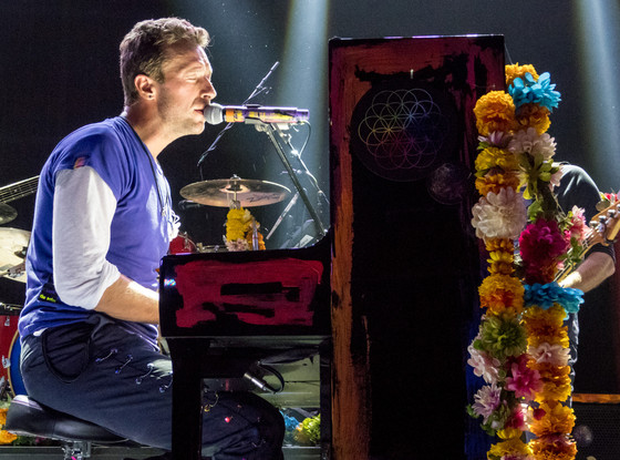 Coldplay fazem tributo ás vítimas de Paris