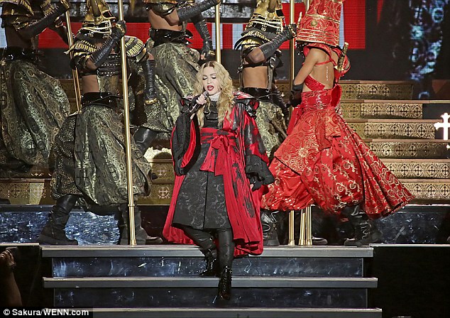 Madonna atrasa concerto e trata mal os fãs