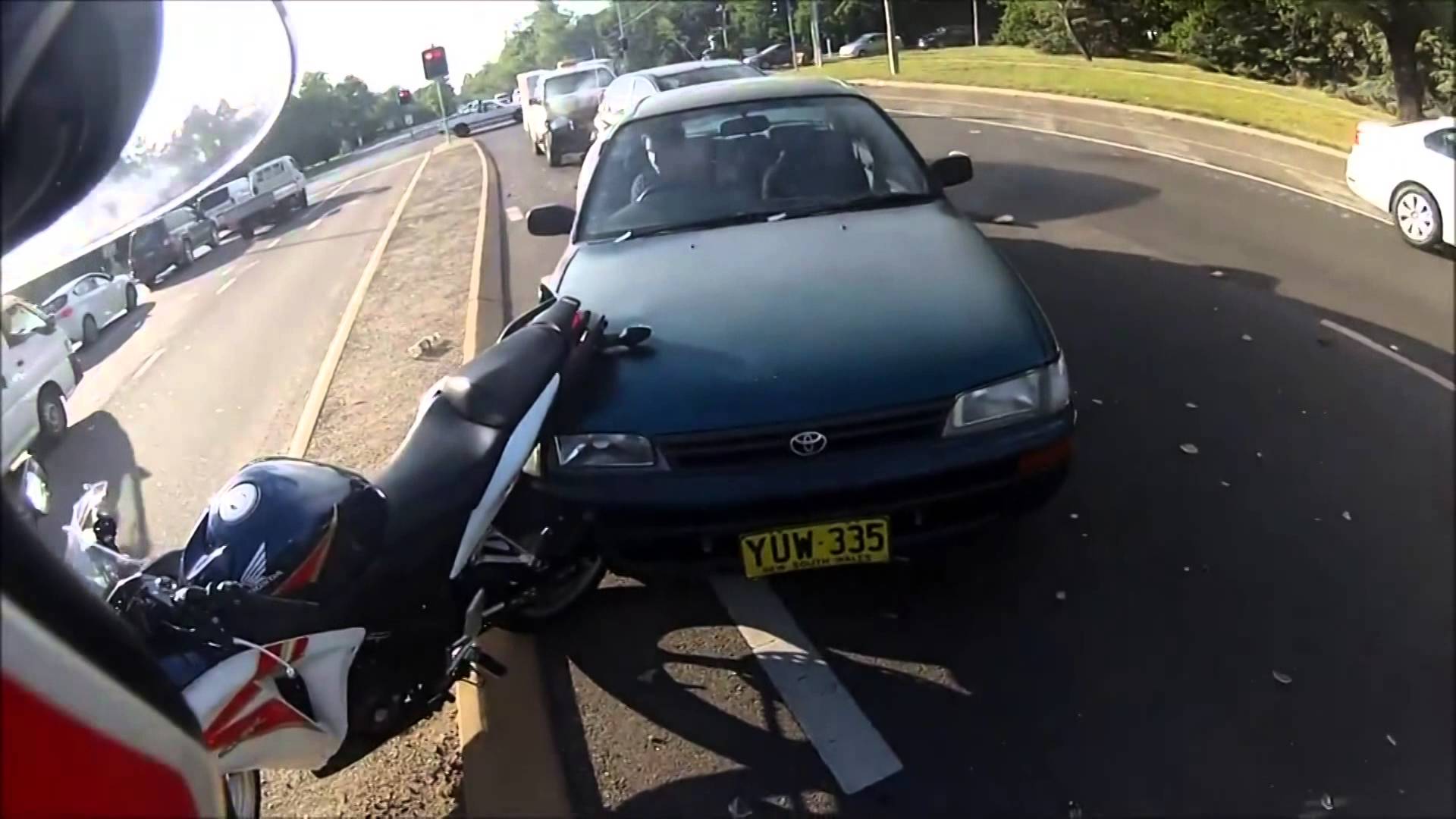 As melhores reacções a acidentes gravadas em vídeo