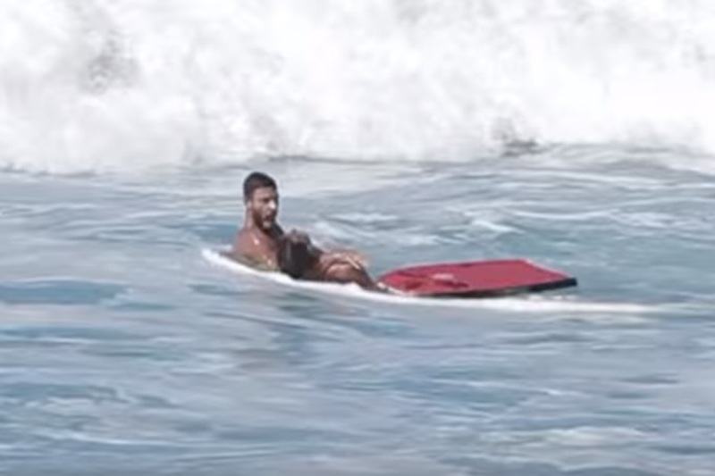 Vídeo dramático mostra o surfista Andre Botha a salvar Evan Geiselman de afogamento