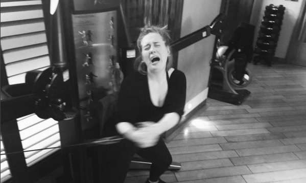 Adele sofre no ginásio