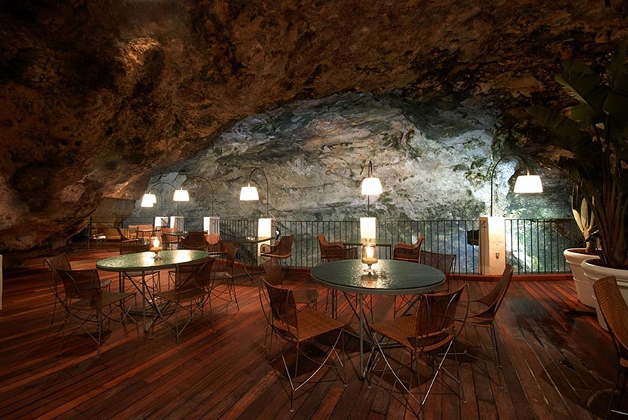 Restaurante em caverna é considerado o mais romântico do mundo
