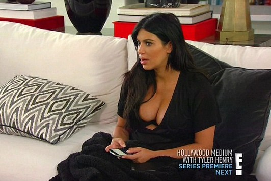 Kim Kardashian queixa-se dos seus &#8220;grandes&#8221; seios