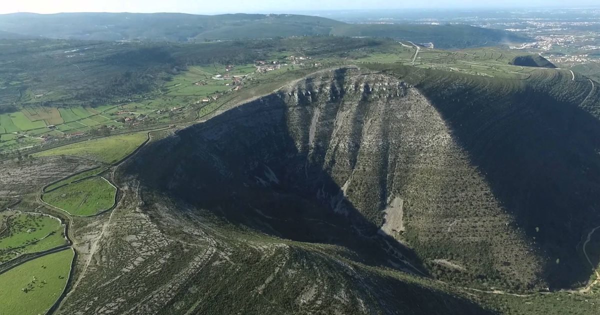 Fórnea, na Serra de Aire e Candeeiros, filmado por um drone