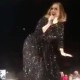 Adele faz twerking para os fãs em concerto, e deixa comentário delicioso