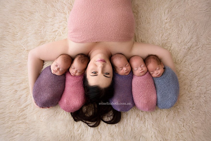 Mulher dá à luz 5 gémeos e faz uma sessão fotográfica fantástica