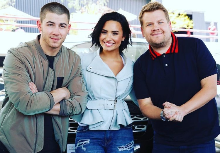 Nick Jonas e Demi Lovato no Carpool Karaoke de James Corden