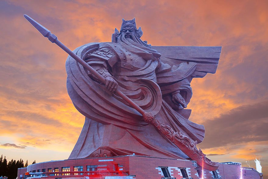 God of War: a China revelou esta impressionante estátua com 1320 toneladas