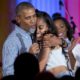 Barack Obama canta os parabéns à filha mais velha, Malia