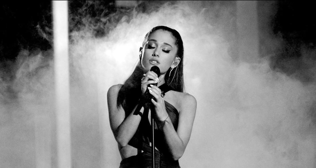Ariana Grande suspende tour e faz post emocionado: &#8220;não tenho palavras&#8221;