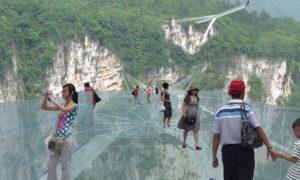 A maior ponte transparente do mundo vai ser inaugurada na China