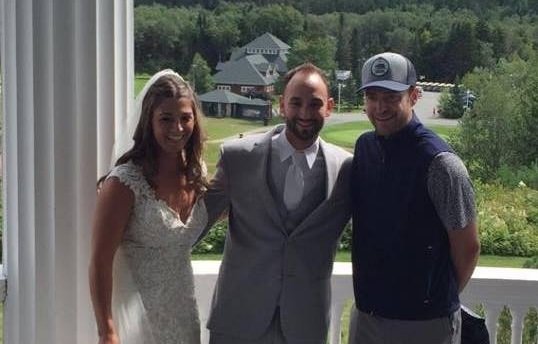 Justin Timberlake surpreende noivos no momento das fotos do casamento