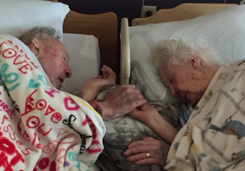 Idosos morrem de mãos dadas, depois de 77 anos de casamento