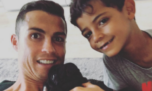 Cristiano Ronaldo apresenta &#8220;novo membro&#8221; da família