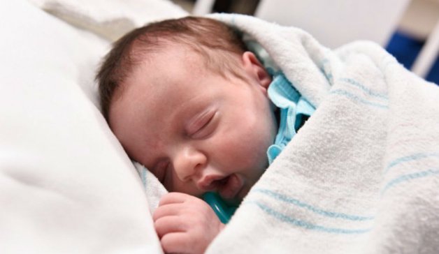 Esta bebé nasceu duas vezes, e essa foi a única forma de lhe salvar a vida