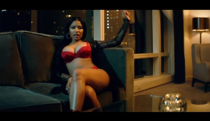 Nicki Minaj volta a dar que falar em novo videoclipe &#8230;