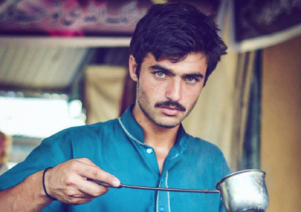 Como uma foto no Instagram mudou a vida deste vendedor de chá paquistanês