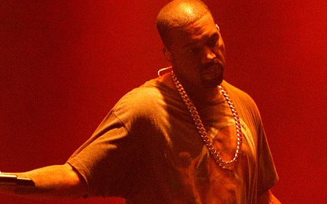 Video: O momento em que Kanye West abandona palco de emergência