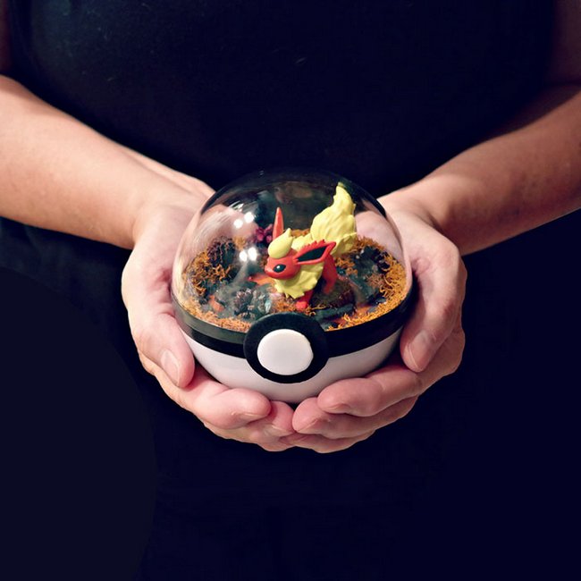 Artista cria cenários de Pokémon dentro de Pokébolas