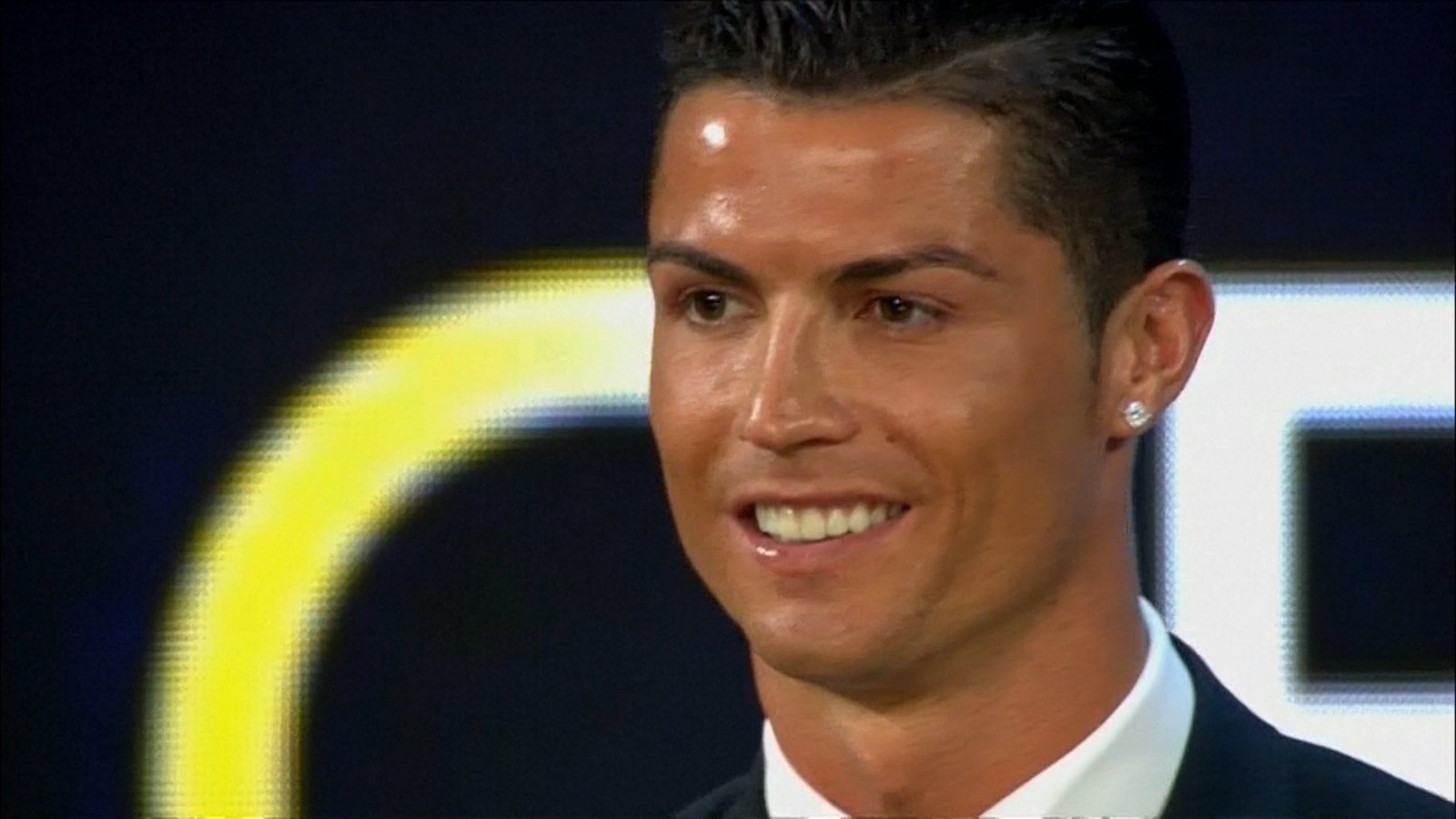 Ronaldo visita fã que acordou do coma ao ouvir relato dos seus golos
