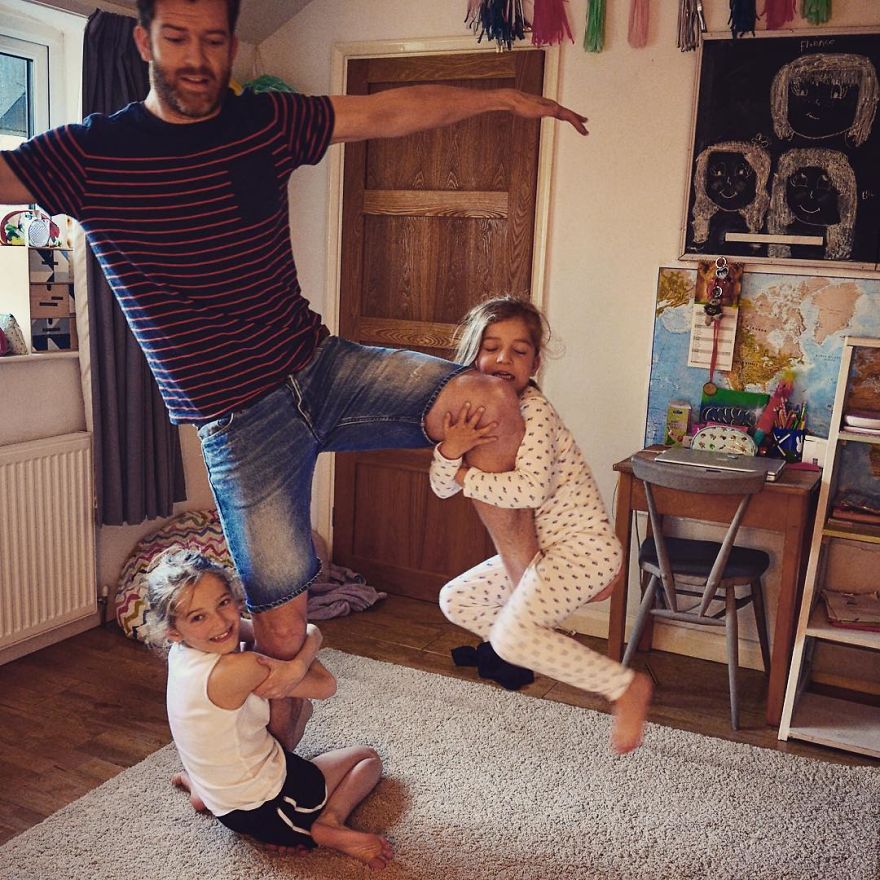 Pai de 4 filhas mostra a realidade de ser pai, e conquista o Instagram