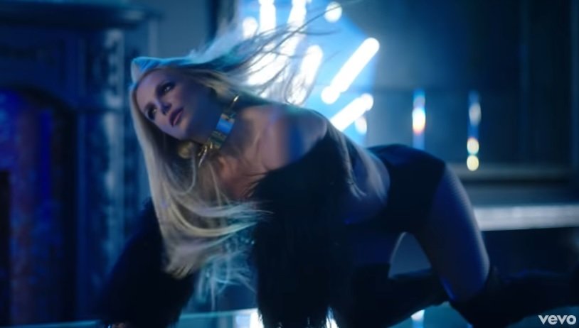 Pouca roupa e muita sensualidade no novo videoclipe de Britney Spears