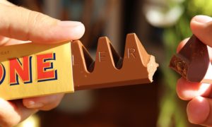 Toblerone mudou o formato do chocolate. A internet está revoltada