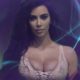 Kim Kardashian reaparece em calendário ousado na revista Love