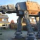 Pai construiu robot de Star Wars em tamanho real, para servir de casa dos brinquedos